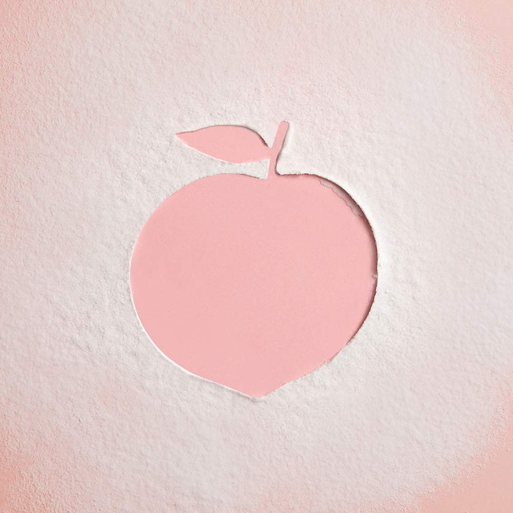 Gentle natural peach scent released during application for a pleasant experience