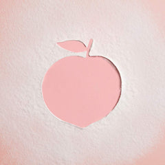 Gentle natural peach scent released during application for a pleasant experience
