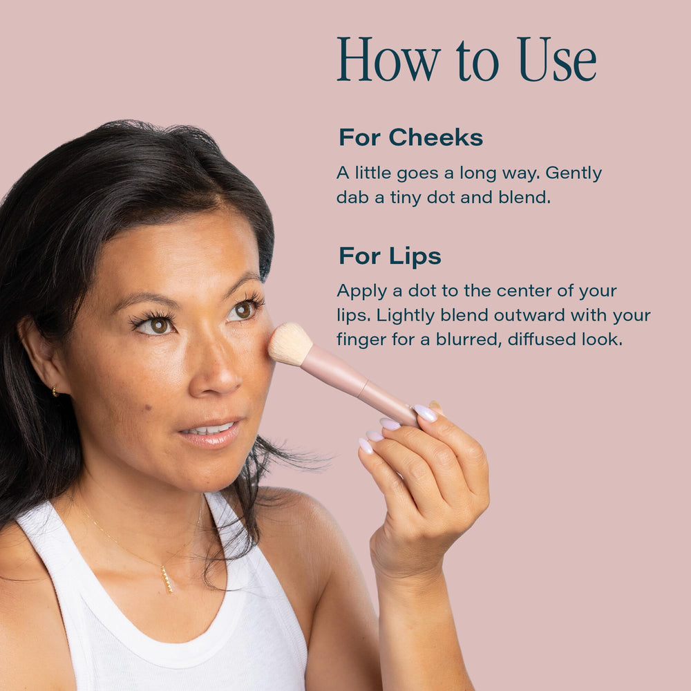 SKINN Treatment Liquid Blush red-algae-extract provides antioxidant support for the complexion.
