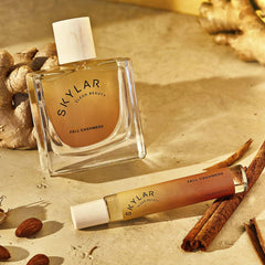 Roasted almond note close-up highlights gourmand warmth.