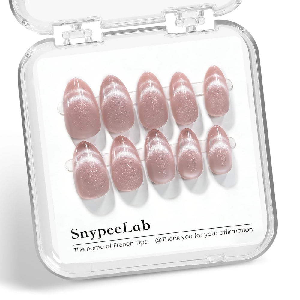 SnypeeLab French-tip nails offer chic versatility for daily wear and events