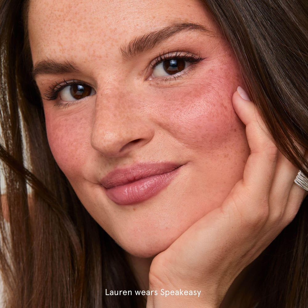 SOSHE vegan, clean, cruelty-free blush supports ethical beauty routines