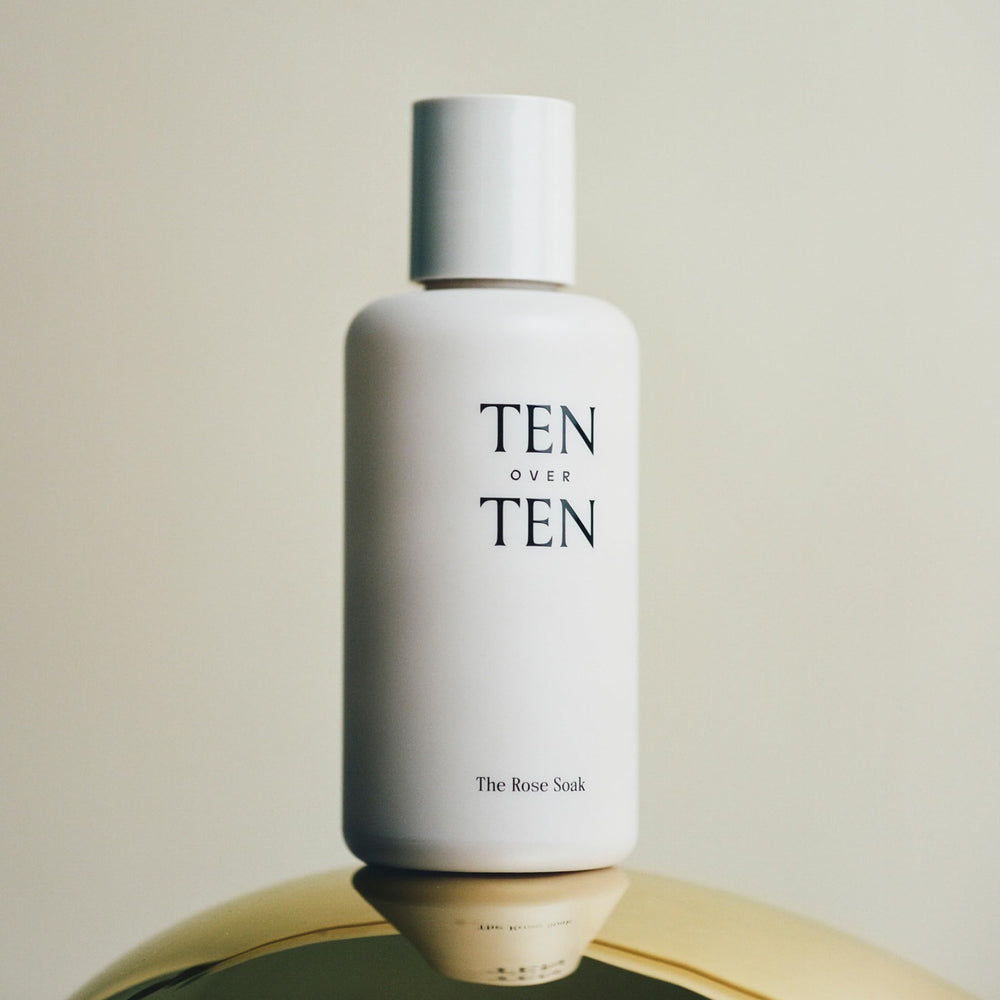 Tenoverten Rose Soak with cotton pad demonstrates easy removal.