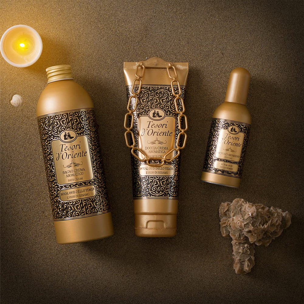 Ingredients highlight sesame oil delivering emollient care during cleansing.
