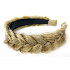 TOECWEGR close-up of braid texture highlights craftsmanship.