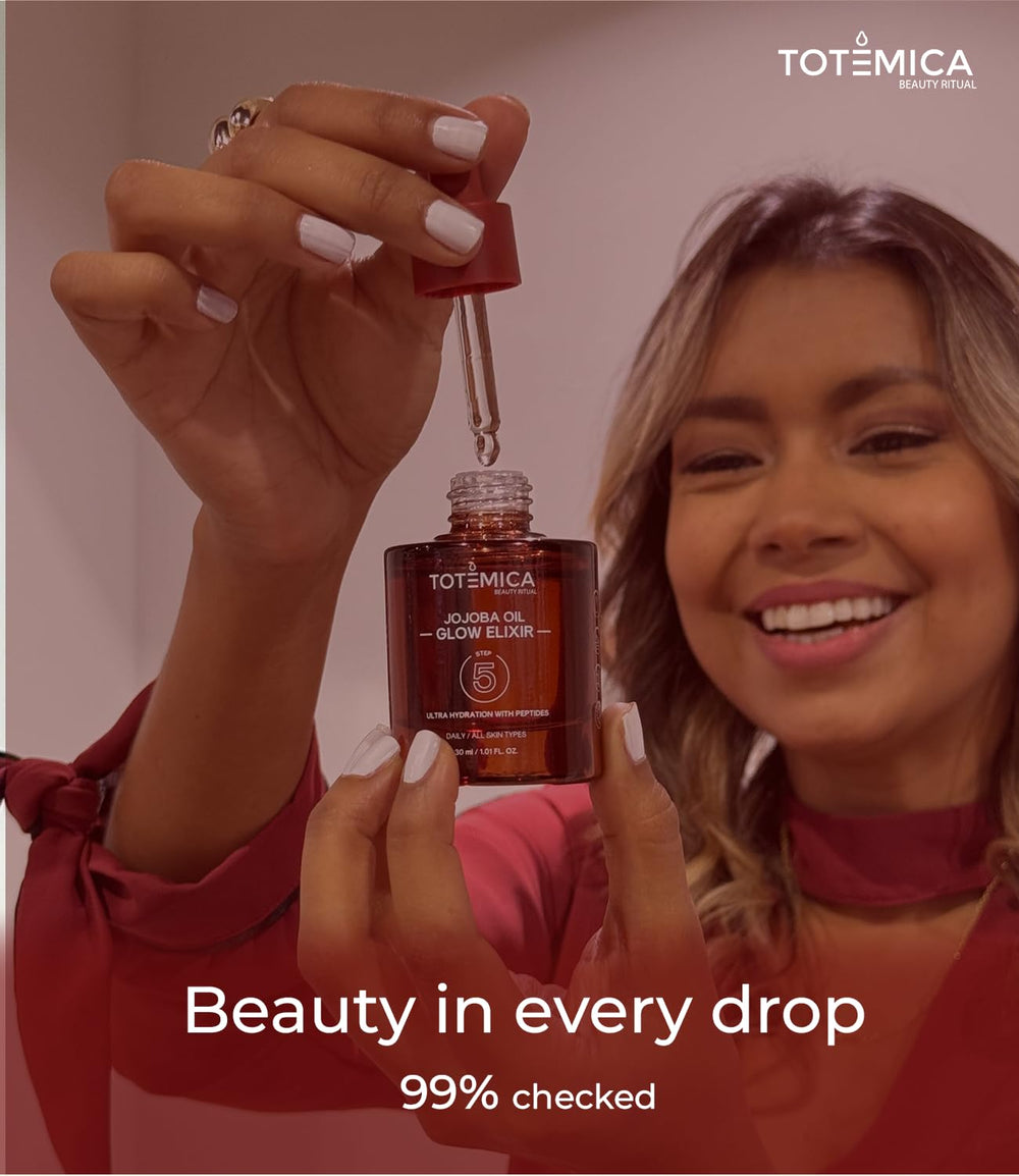 TOTEMICA Glow Elixir with Green Tea visual highlight for antioxidant benefits.