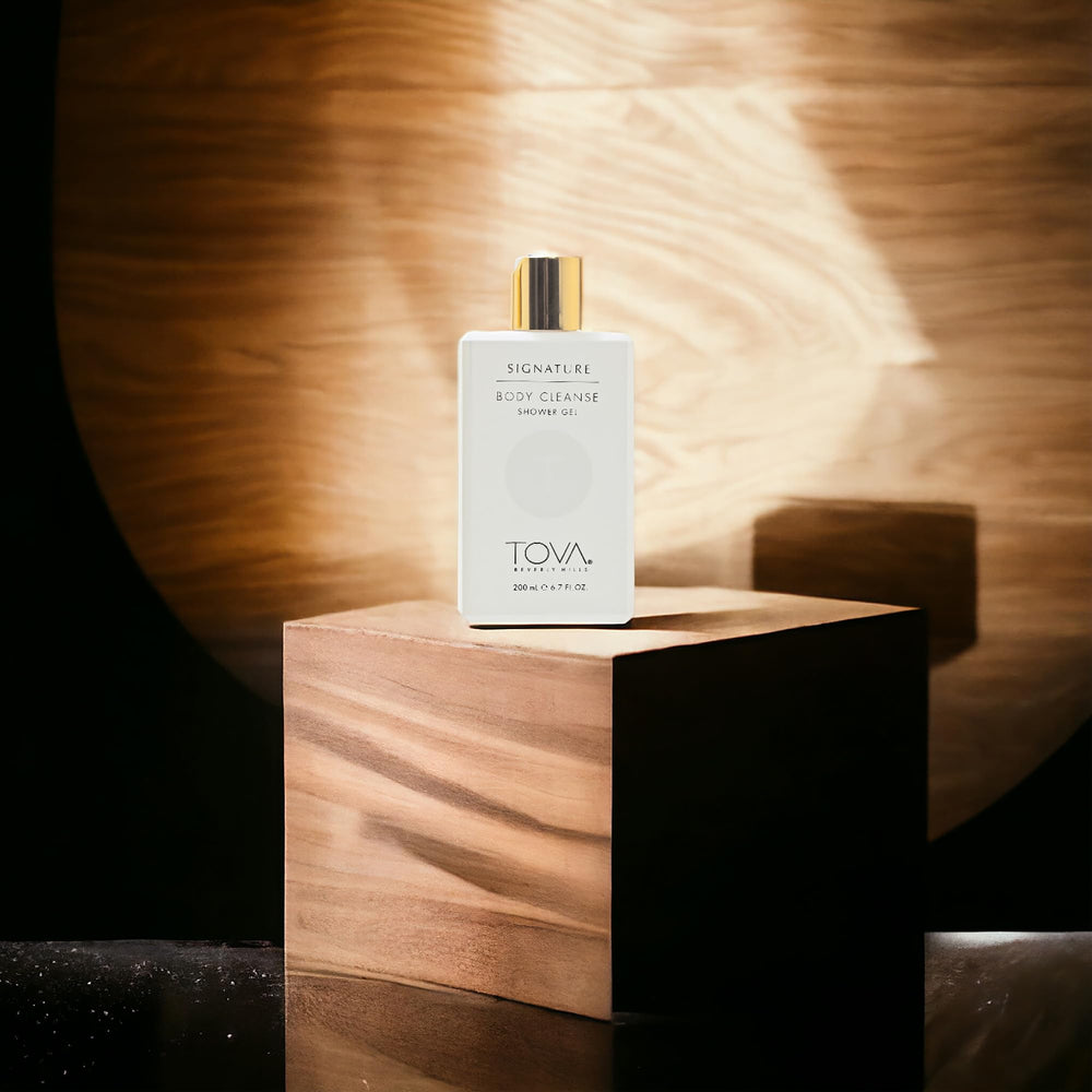 Cornflower extract enhances gentle hydration in Tova Signature shower gel.