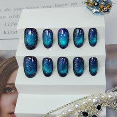UNIYVOH Aurora effect nails shift color for dynamic light play