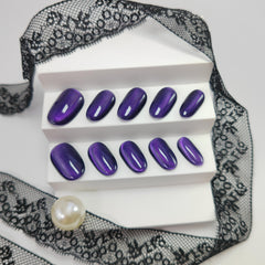 UNIYVOH French tip press-on nails deliver clean, quick manicures