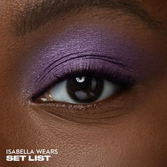 Urban Decay 24/7 Eyeshadow compact close-up shows premium vegan pigment.
