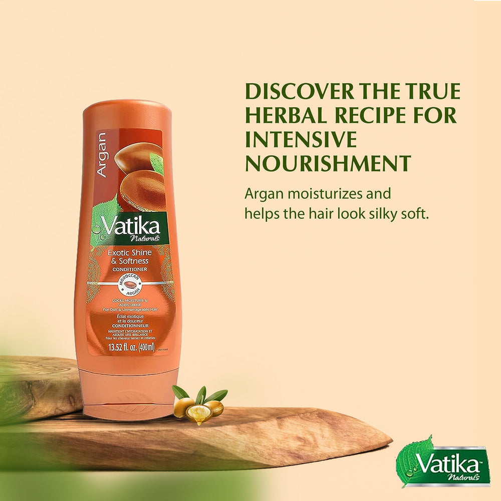 Vatika Naturals Moisturizing Conditioner application demonstrates easy, daily use for smoother hair.