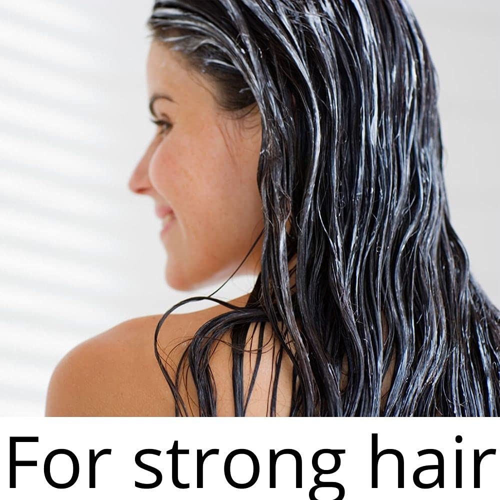 Vera Botanics chia seed oil pour close-up for smooth, hydrated skin.