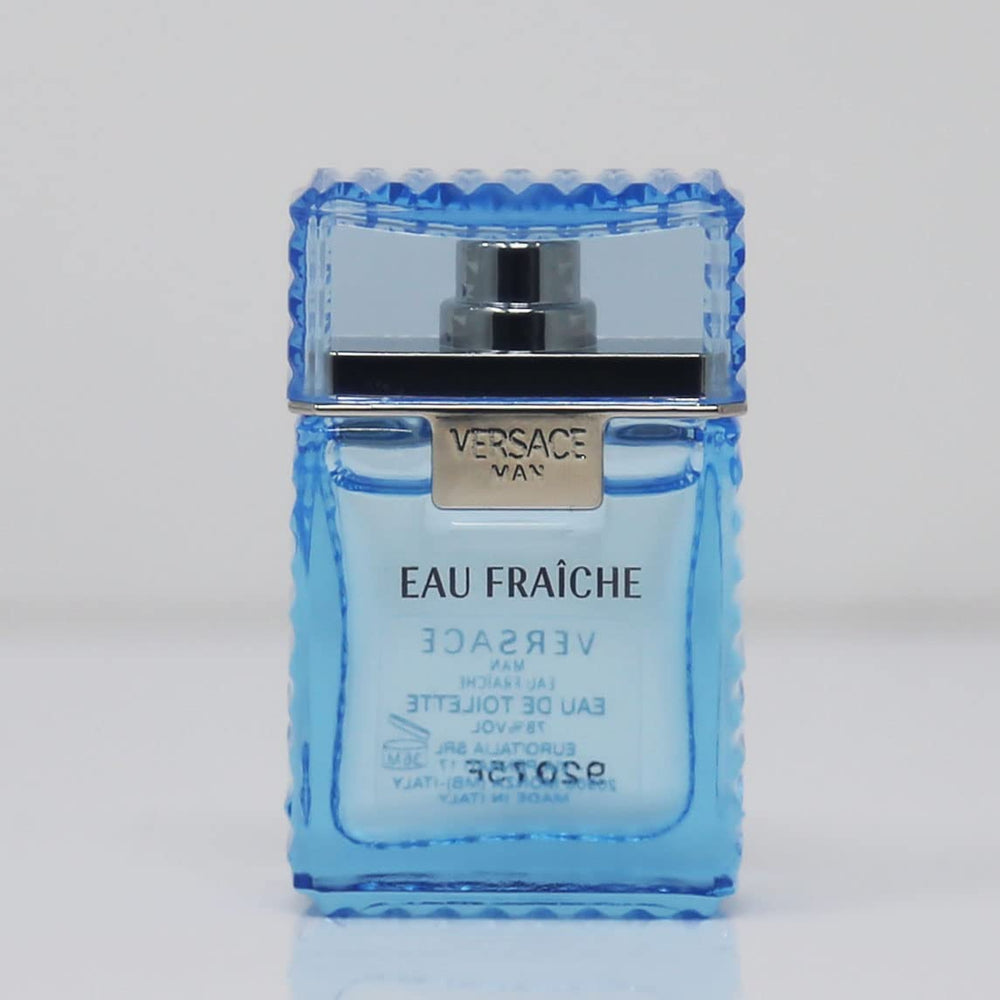 Versace Man Eau Fraiche heart-notes closeup, cedar, tarragon, sage for daytime wear.