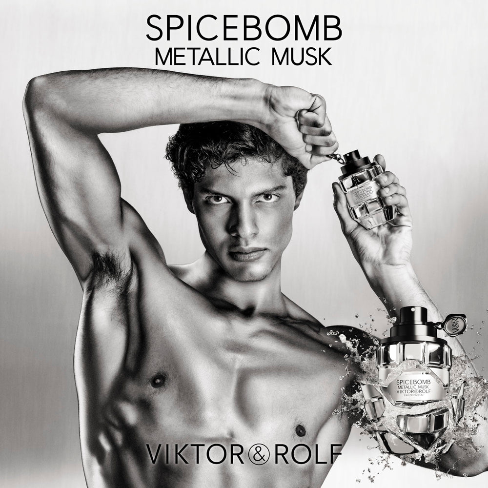 Viktor&Rolf Spicebomb Metallic Musk spray mist delivering spicy musk aroma