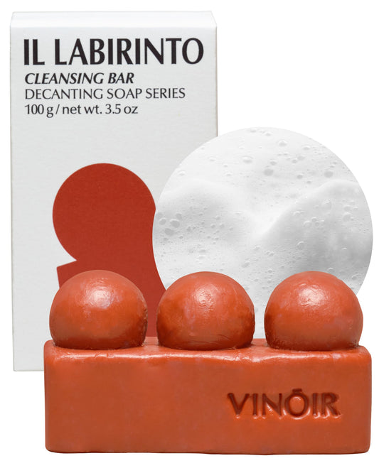 VINOIR Decanting Bar close-up showing silky lather for a refreshing cleanse.