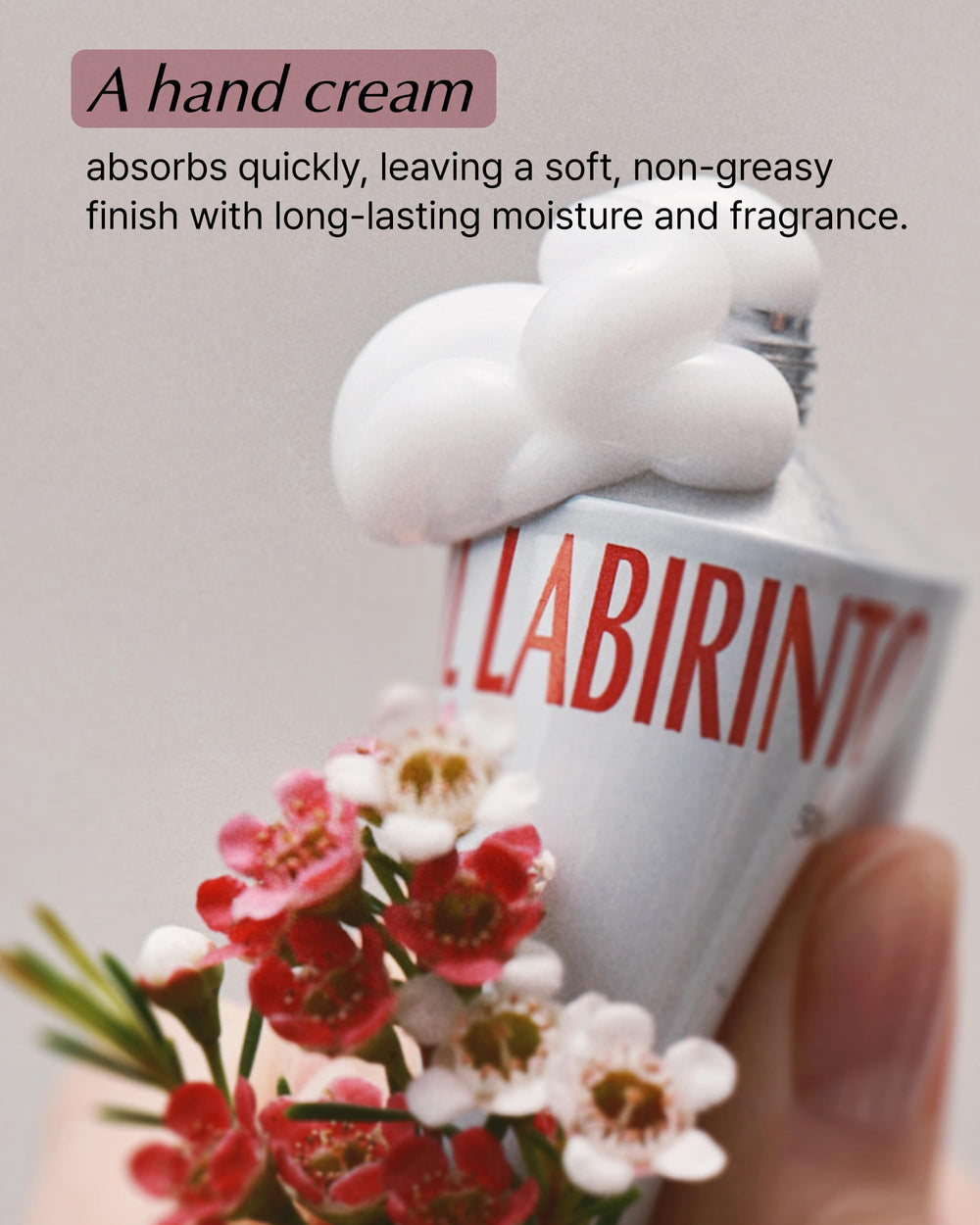 VINOIR IL LABIRINTO fragrance close-up featuring black cherry iris cinnamon notes.