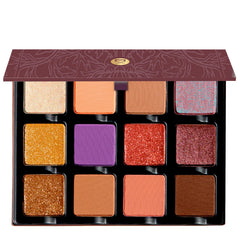 Viseart Paris Etendu Pro Luxe Palette Le Marais open case reveals 12 shades for creative looks.