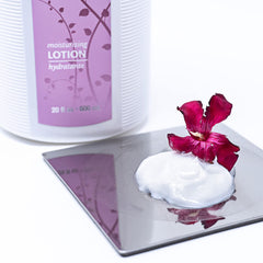 Vitabath Moisturizing Lotion Plus packaging highlighting size and formula.