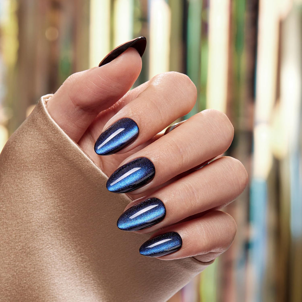 VSALON Quick Dry Nail Glue ensures strong, 14-day wear.