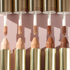 Wander Beauty Dualist concealer covers acne marks with a matte finish.