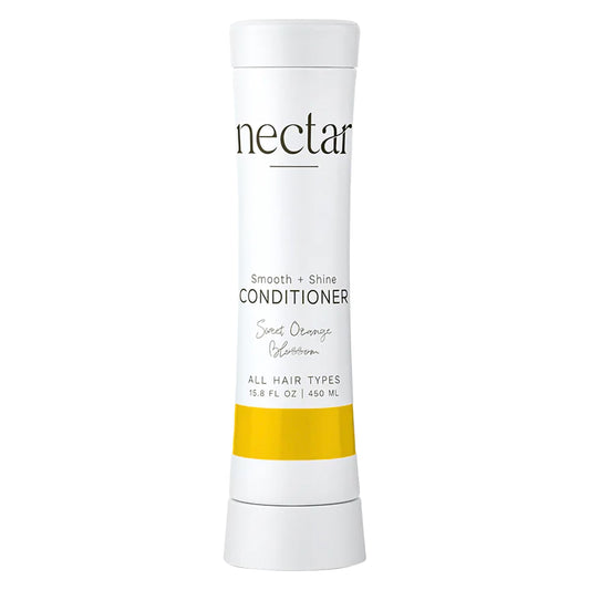 World Amenities Nectar Squeeze Bottle close-up for easy, mess-free conditioning