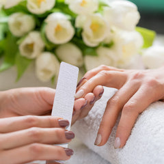 Xinnun 150-piece nail file set keeps nails polished and neat.