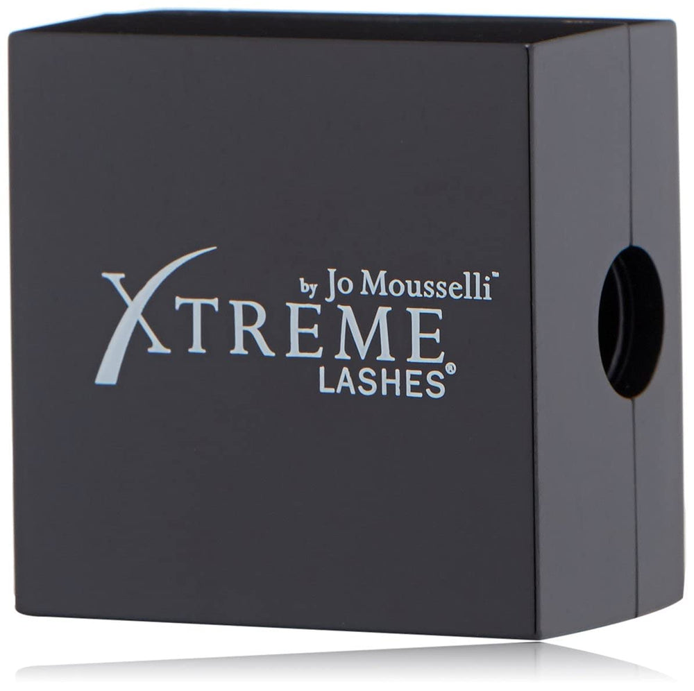 Xtreme Lashes GlideLiner hypoallergenic design suits sensitive eyes for comfortable wear.