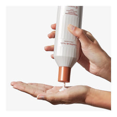 Yanbal Silk Lotion apply on arm for a quick, soft glow and pleasant fragrance.
