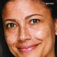 YENSA Silk Concealer demonstrates crease-free texture on skin.