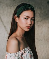 YETASI Soft-touch velvet headband for comfortable all-day wear