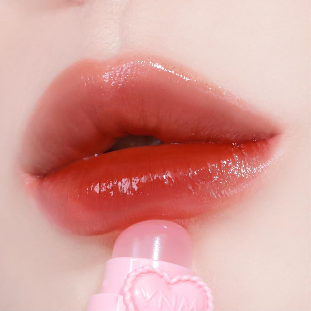 YNM Heart Jelling Tint slanted applicator hugs lip contours for precise glow