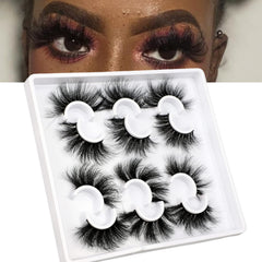Zanlufly mink lashes worn on eye show dramatic long wispy effect.