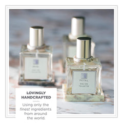 Zents Petal lemon top note adds bright, fresh accents to the scent