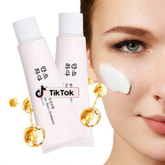 ZTSGU Relief organic sunscreen bottle pour demonstrates quick, mess-free sun protection on the go.