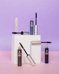 Zuzu Luxe Luxe Mascara Onyx close-up shows curling brush and even coating.