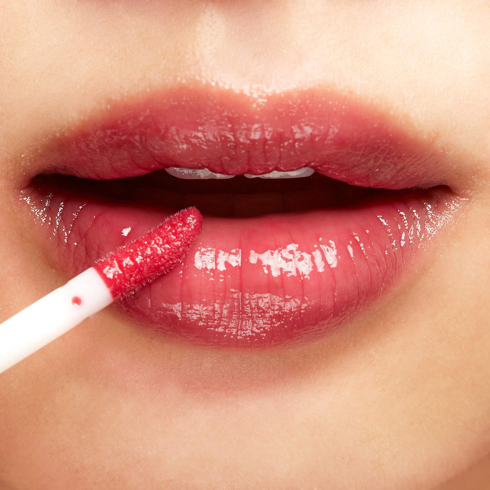 100% Pure lip gloss suitable for daily wear and easy reapplication