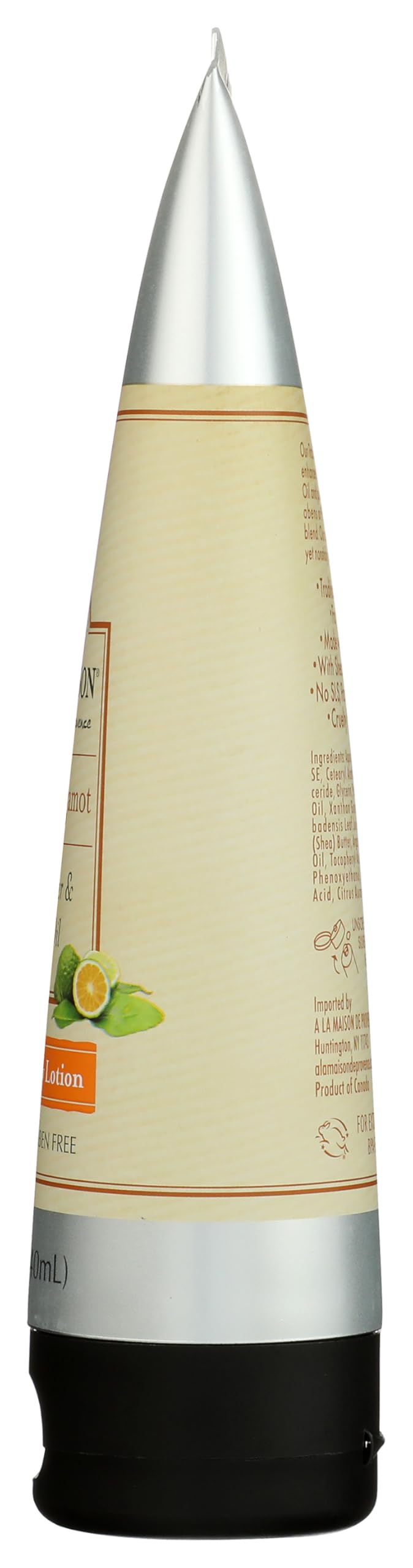 A La Maison bergamot scent note close-up highlighting a refreshing fragrance.