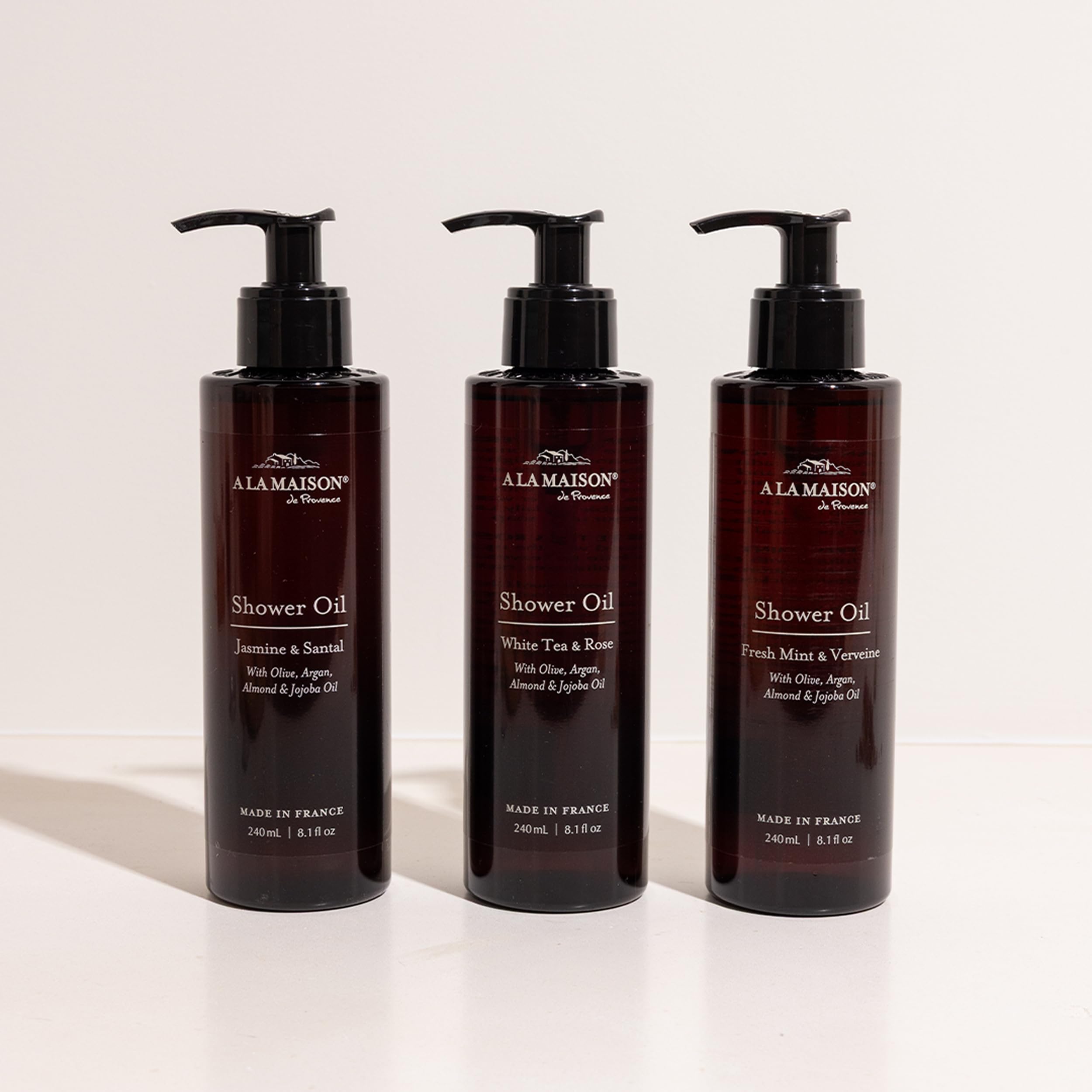 Daily-use shower oil delivers a supple feel after washing.