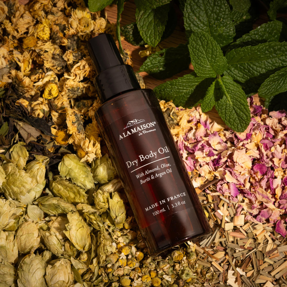A LA MAISON buriti oil scene emphasizes restoration and glow.