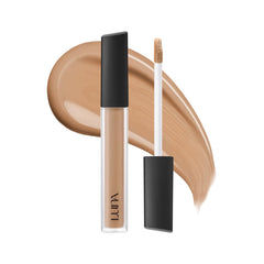 AEKYUNGLUNA LUNA 27N concealer in use for precise blemish coverage