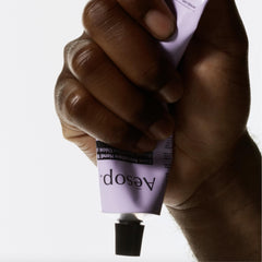 Aesop Eleos aroma blends herbaceous, woody, spicy notes for a refreshing experience.