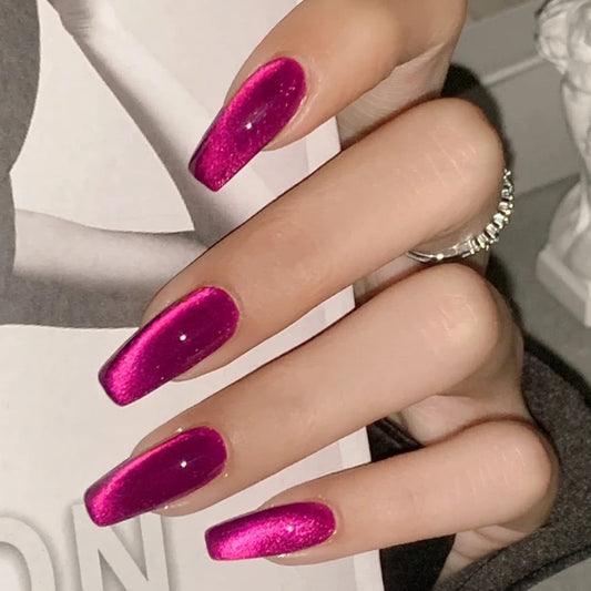 AHAMIOU cat-eye gel kit in dark pink with magnet for light-reflecting shimmer