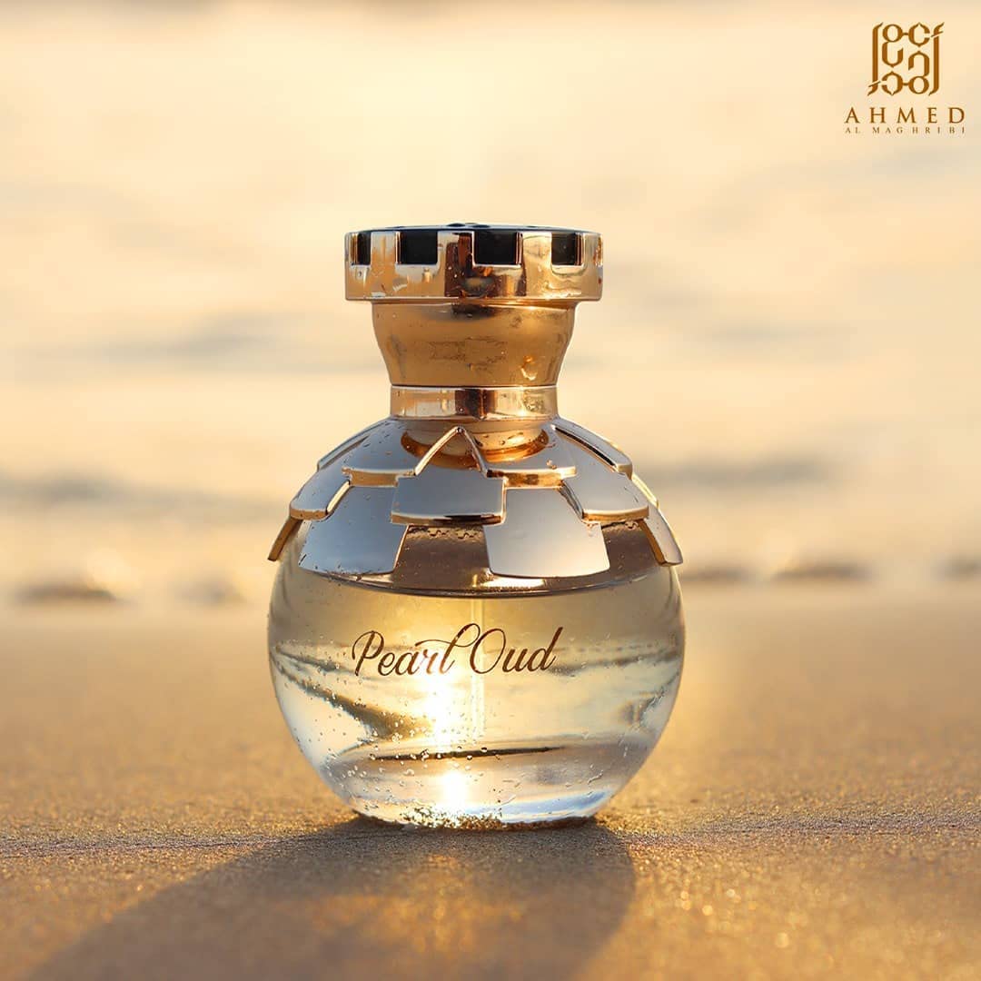 Ahmed Pearl Oud EDP projection-longevity image highlights lasting performance.