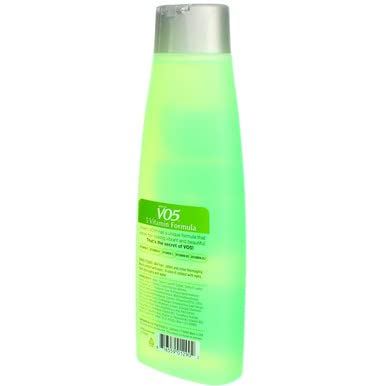 Alberto VO5 Kiwi Lime Squeeze cap close-up illustrating practical design.