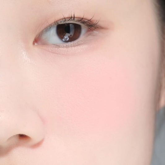 Alternativestereo Balmy Cream Cheek No.3 Milky Peach close-up shows soft matte finish for day looks.