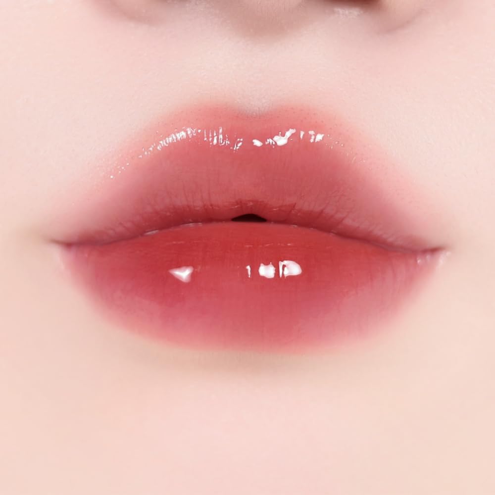 Alternativestereo Lip Potion Sugar Glaze Tint texture close-up reveals glassy shine.