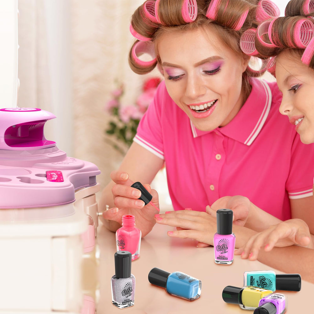 Amagoing peelable nail polish allows easy corrections and removal