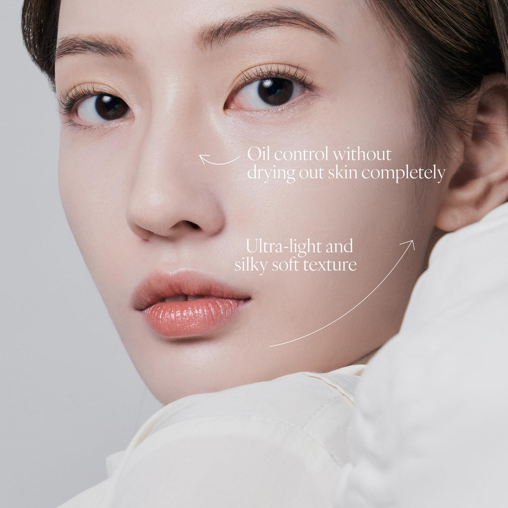 AmeliSeoul Baked Powder 003 Milky Violet, subtle shimmer brightens without heaviness for natural glow.