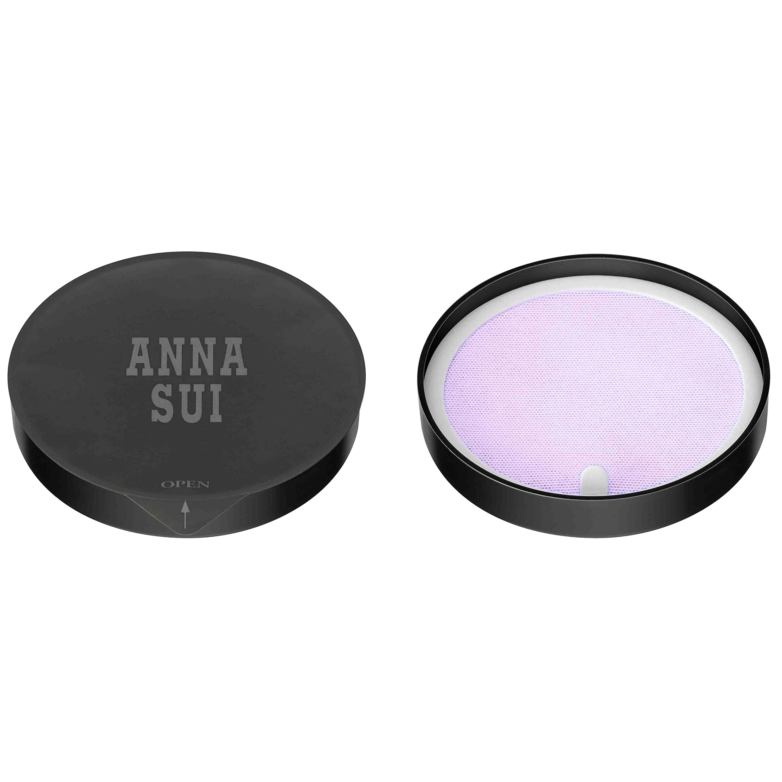 ANNA SUI Loose Face Powder refill 200 close-up shows smooth texture for refined pores.