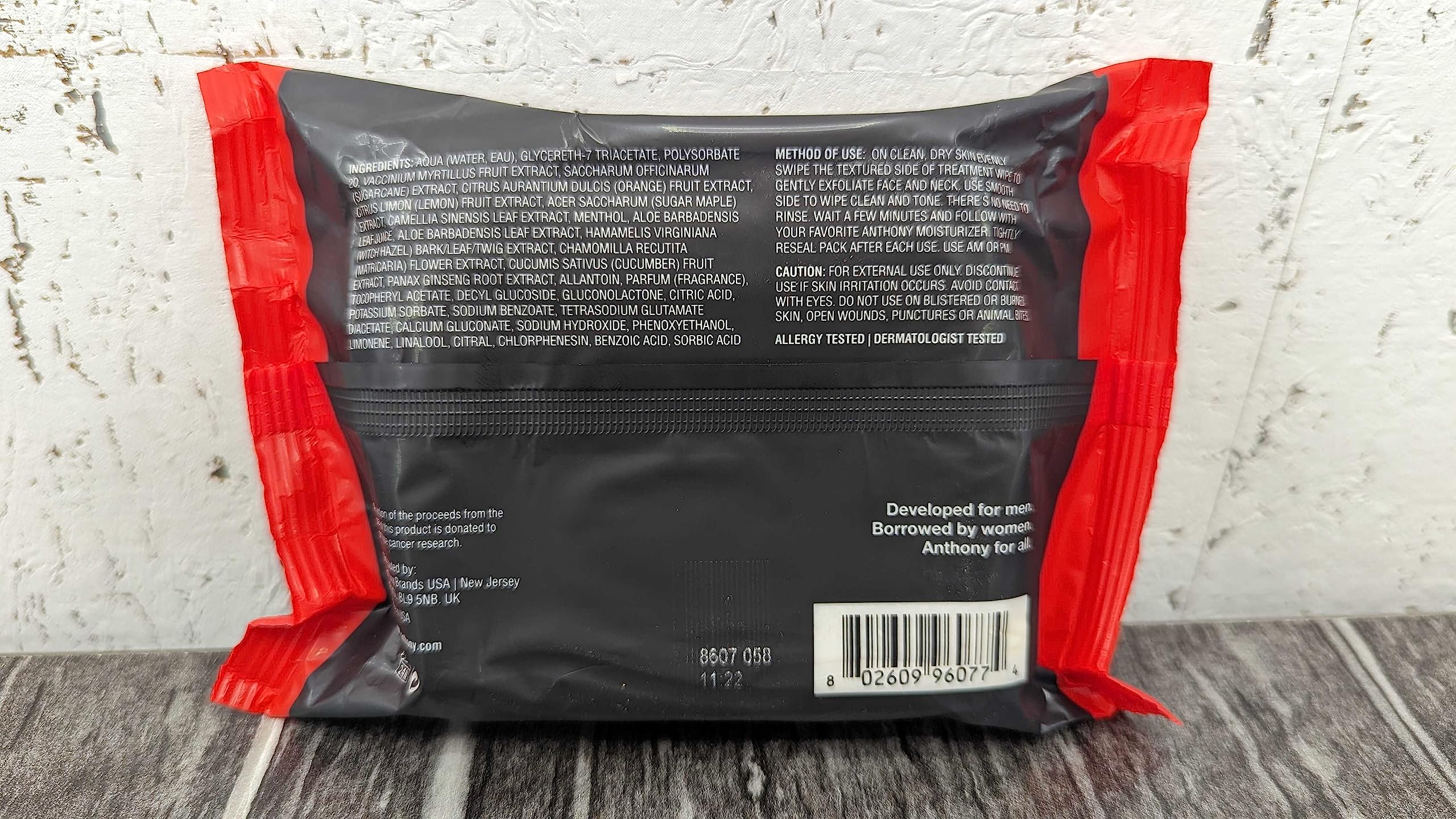 Anthony Glycolic Exfoliating Wipes after-workout use delivers a quick, refreshing cleanse.
